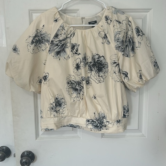Express Floral Gathered Neck Puff Sleeve Banded Bottom Top size large cream - Picture 2 of 7